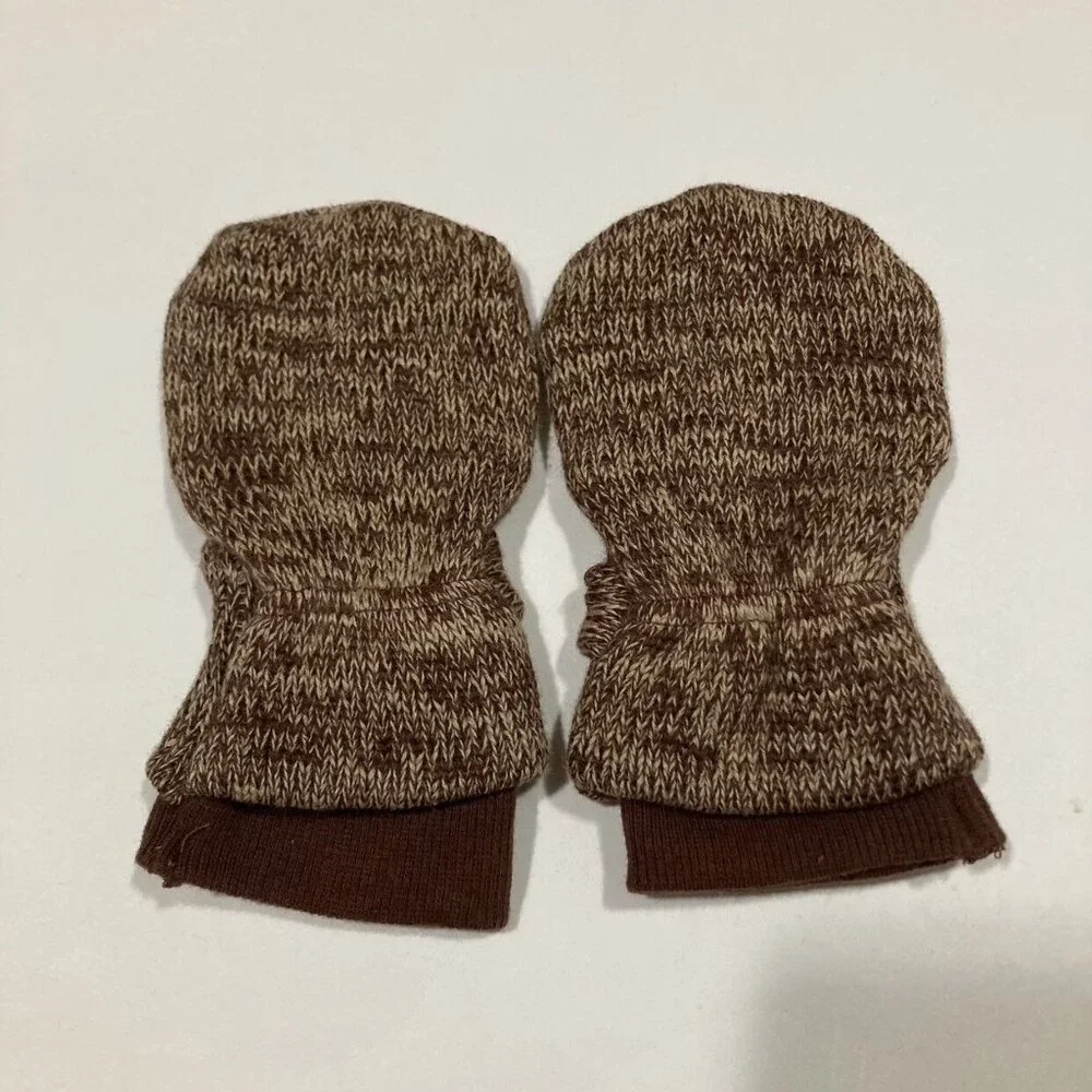 NWOT Goumi knit mitts